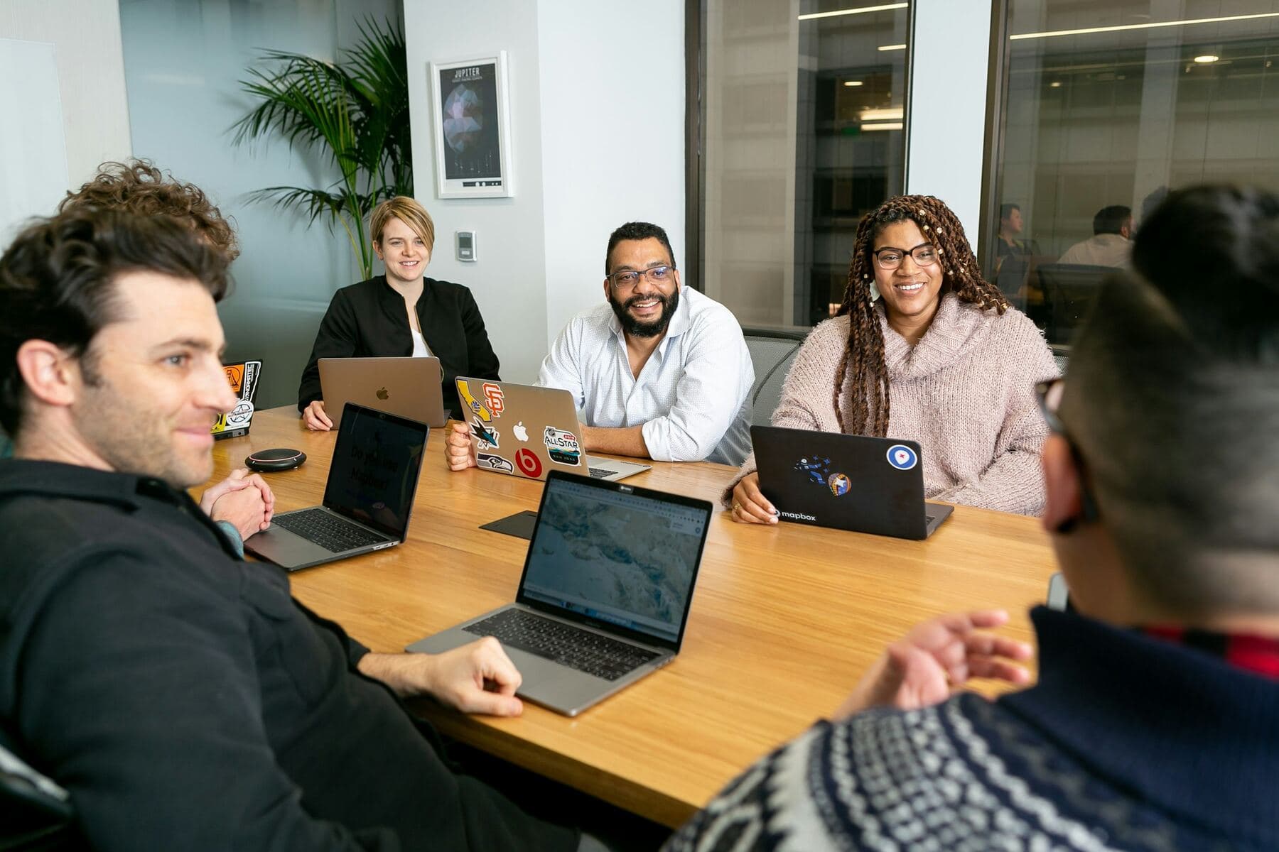Equipo de Activa colaborando en un proyecto